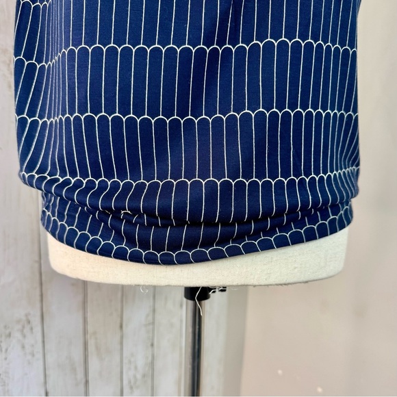LOFT Outlet | Navy Scallop Stripe Sleeveless Blouse XS - Picture 4 of 12